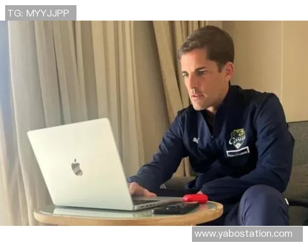 西班牙主帅因拒绝与第四官员握手感到不光彩公开道歉